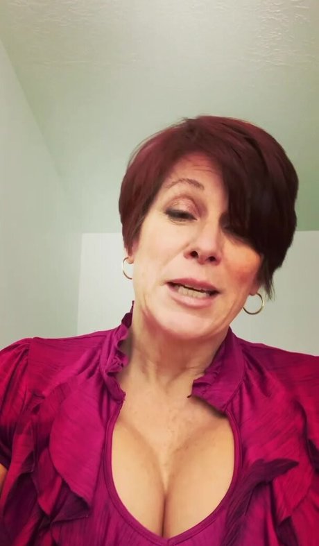 Luna Mons pornographic model pic