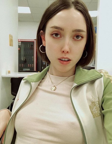 Miss Macross perfect actress archive