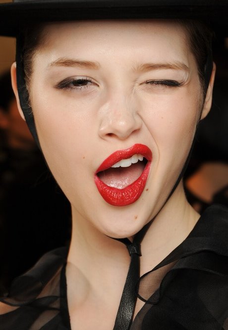 Anais Pouliot hd actress picture