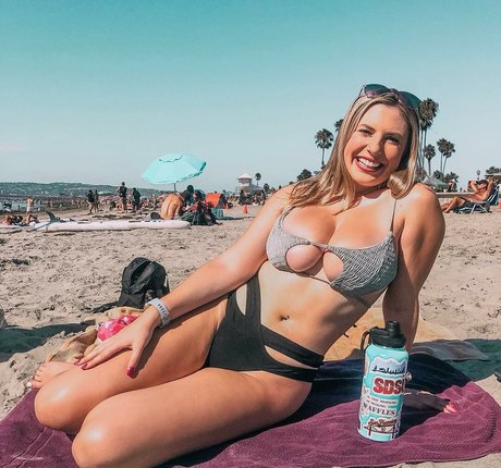 Olivia Haigh nude model photos