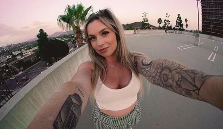 pregnant milf onlyfans naked gallery