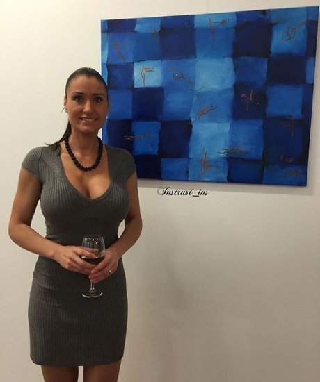 Carol Brooklyn hot model pics