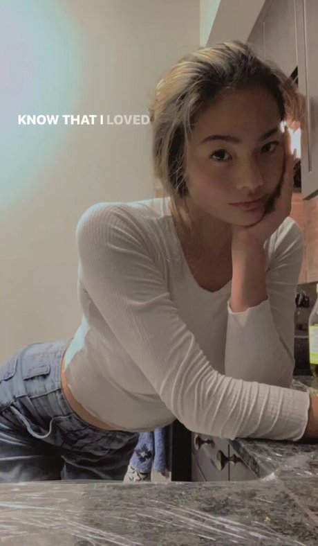 Carly Wong star art archive