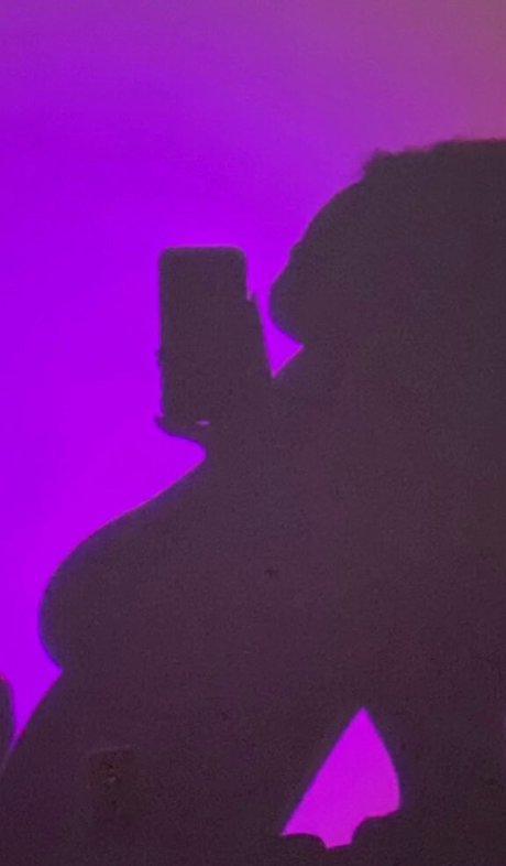 _konneko_ pretty model pic