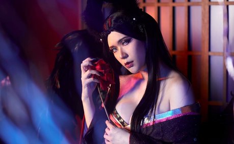 OnniesM model erotic picture