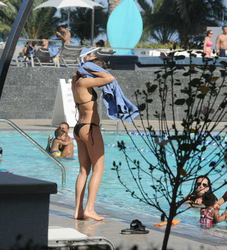 beach blowjob onlyfans erotic images