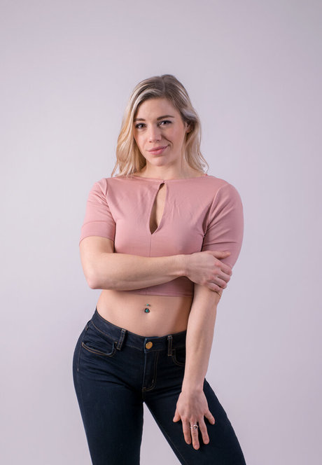 Myraxxxx erotic pornstar img