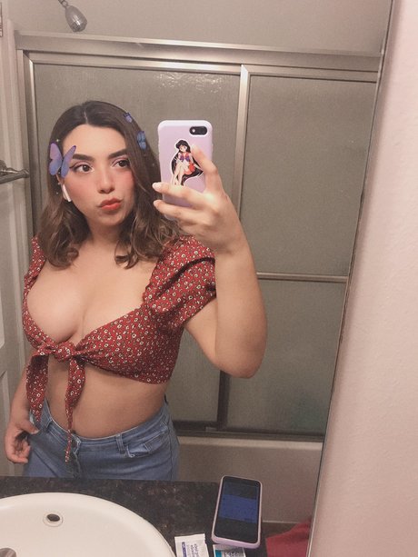 April Maribel Espinoza model exclusive photo