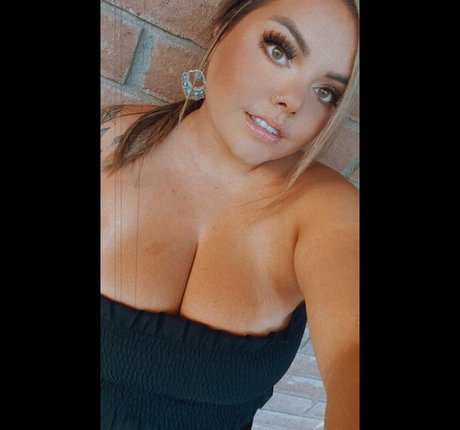 Lilly Zamora pornstar exclusive img