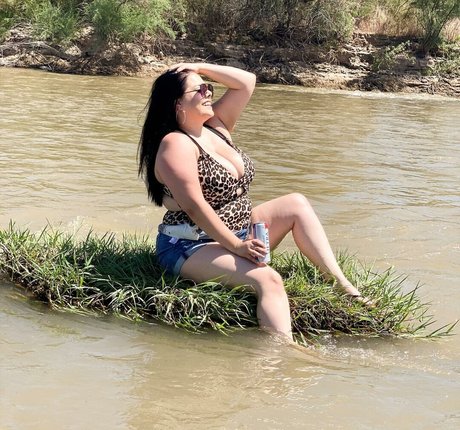 Lilly Zamora star sex picture