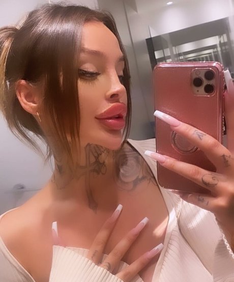 lola official pornstar nudes pictures