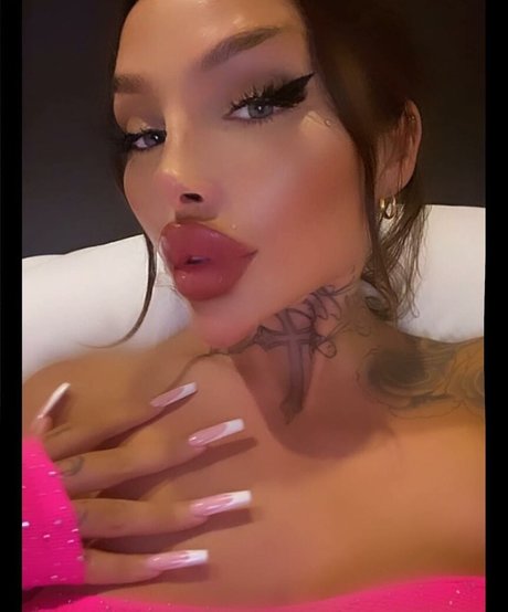 lola official hot model archive