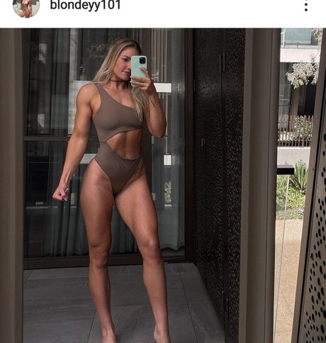 Blondeyy101 model pretty photos