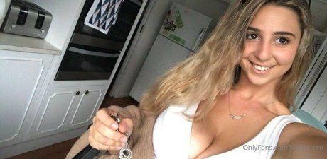 pregnant princess onlyfans top img