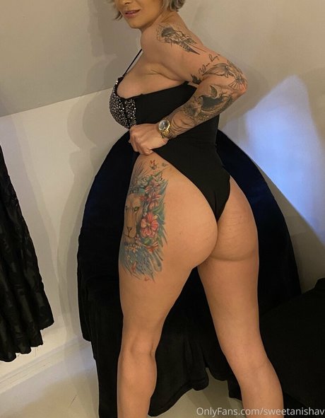 Latex Queen Anisha hd pornstar photo