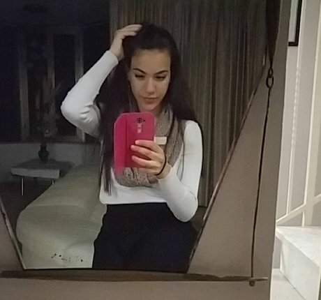 Sara Avni Profile Pic