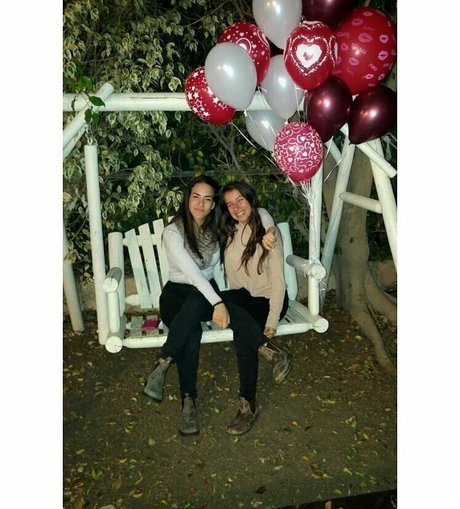 Sara Avni pretty model photo