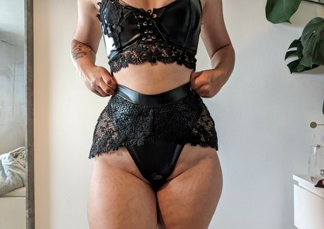 goth kitten pornstar nude gallery