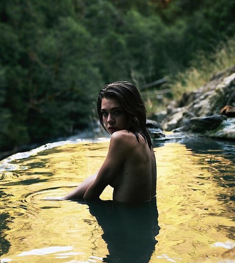 Peacelynn model beautiful image