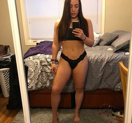 Sydney Martichuski star hot images