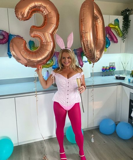 teacher nude onlyfans hd picture