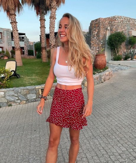 Giulia Gwinn xxx model gallery