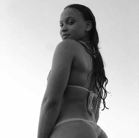 Rebeca Andrade star high quality picture