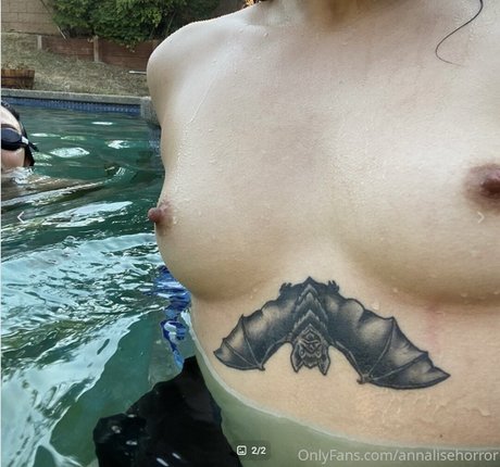 AnnaliseHorror hot model pic