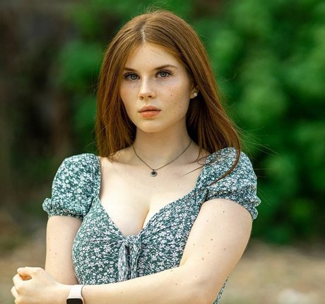 anoukjhn sex model photo