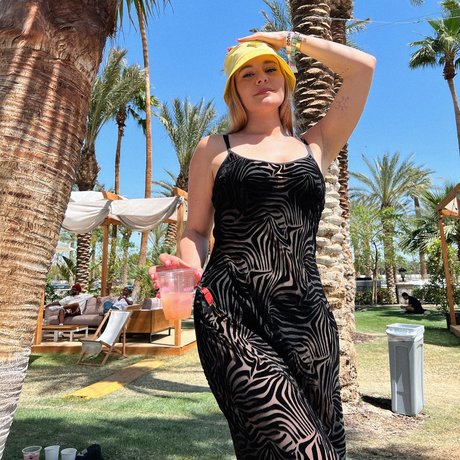 Holly Ramsay star nude images