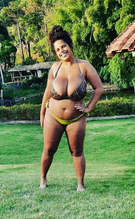 Mayla Coimbra perfect actress img