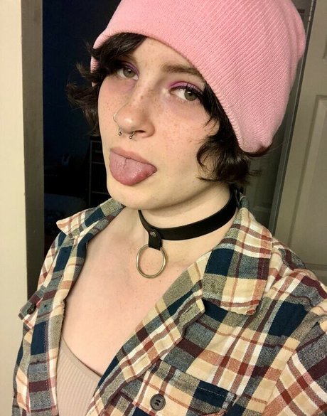 Scarlet Skeie nice pornstar pic