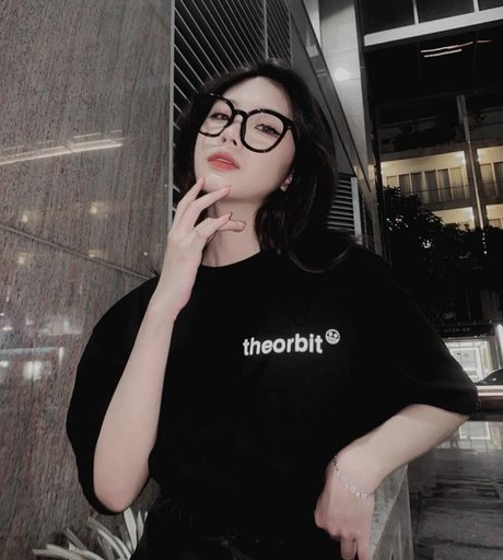 Luna Hwang pornstar nice photo