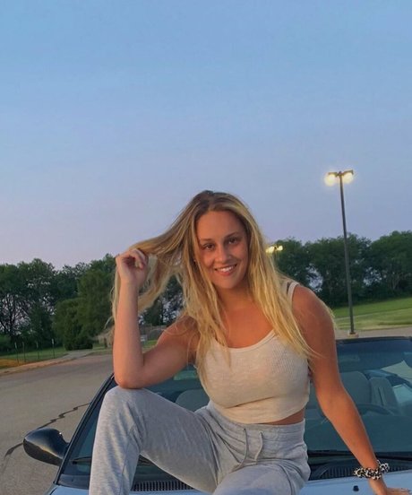 Gracie Diewald nude pornstar gallery