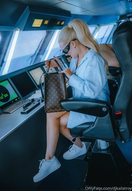 cute asian onlyfans exclusive picture