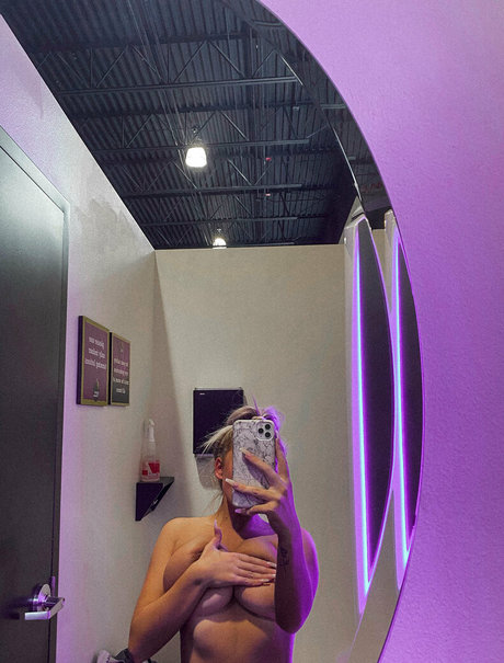 Rochelllle pornographic model picture