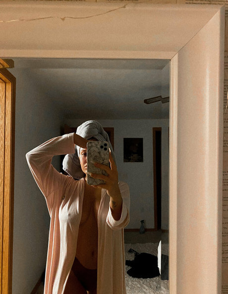 Rochelllle beautiful actress pictures