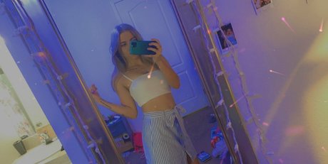 cort4shortt porn model photos