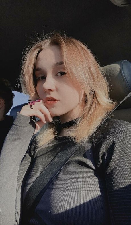 DollHole GrabFuck exclusive pornstar pics