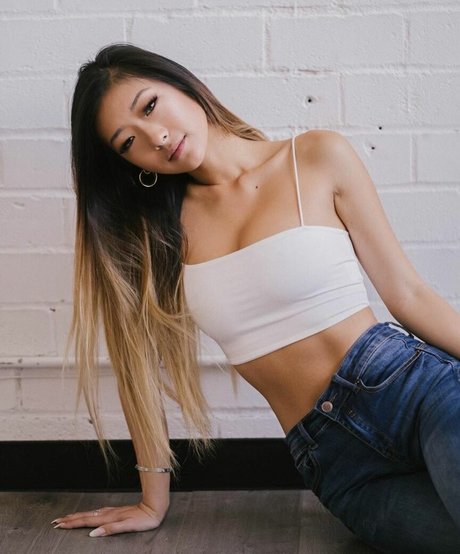 Gloriawuuu model picture