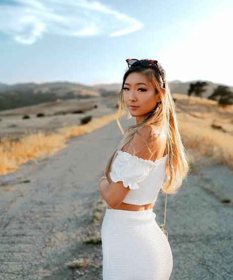 Gloriawuuu pornstar adult gallery