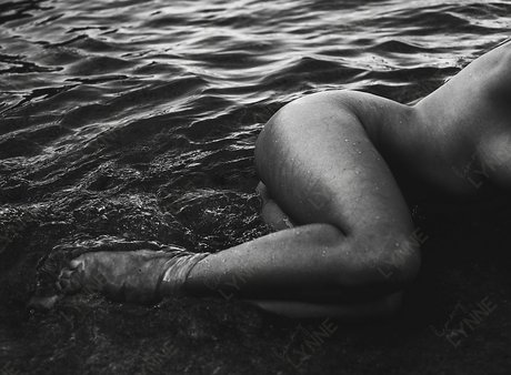 Kinky kimmie model art images