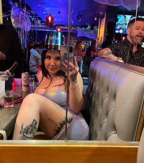 Merrick Deville exclusive star archive