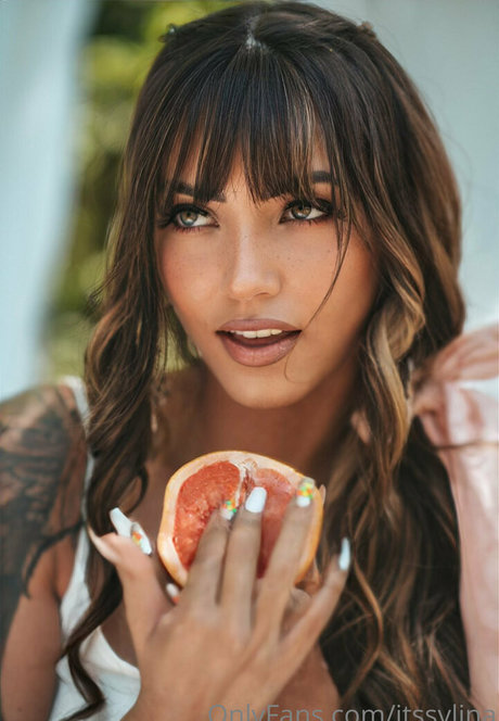 Sylina Ruiz model porn img