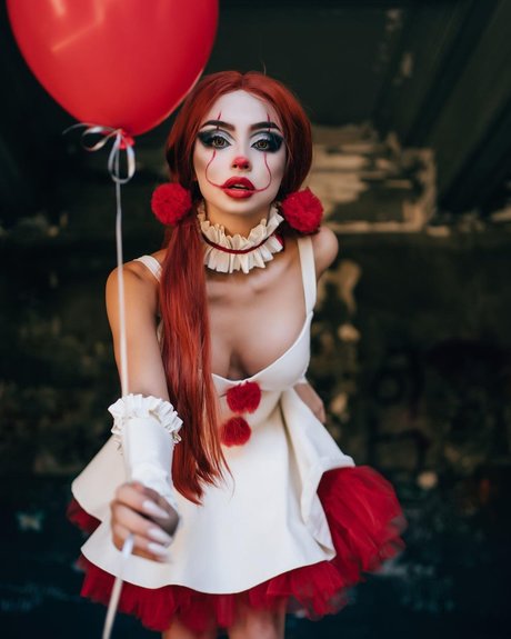 Magic Magy naked pornstar img