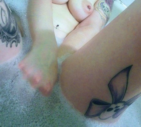 Roxxi Diamond model xxx galleries