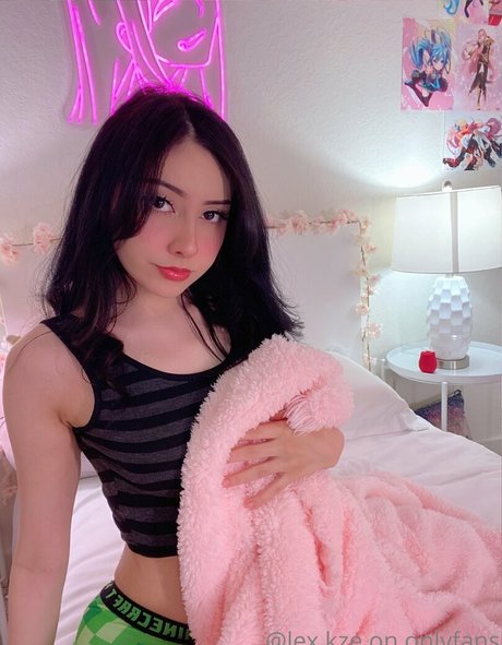 skinny asian onlyfans hot sex picture