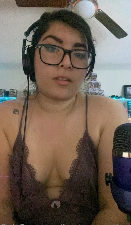 mature mom onlyfans hot pic