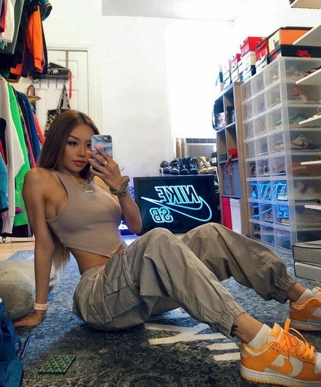 Sinsandra star sex galleries