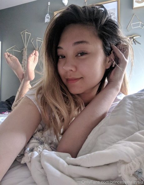 gloryhole wife onlyfans pornographic image